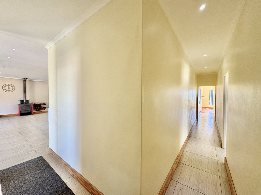 4 Bedroom Property for Sale in Pearl Bay Western Cape